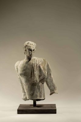 De Vooruitkijker (The man who looks ahead), 2019, bronze, 56 x 25 x 30 cm